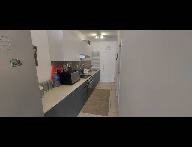1 BEDROOM APARTMENT FOR SALE IN UMHLANGA RIDGE